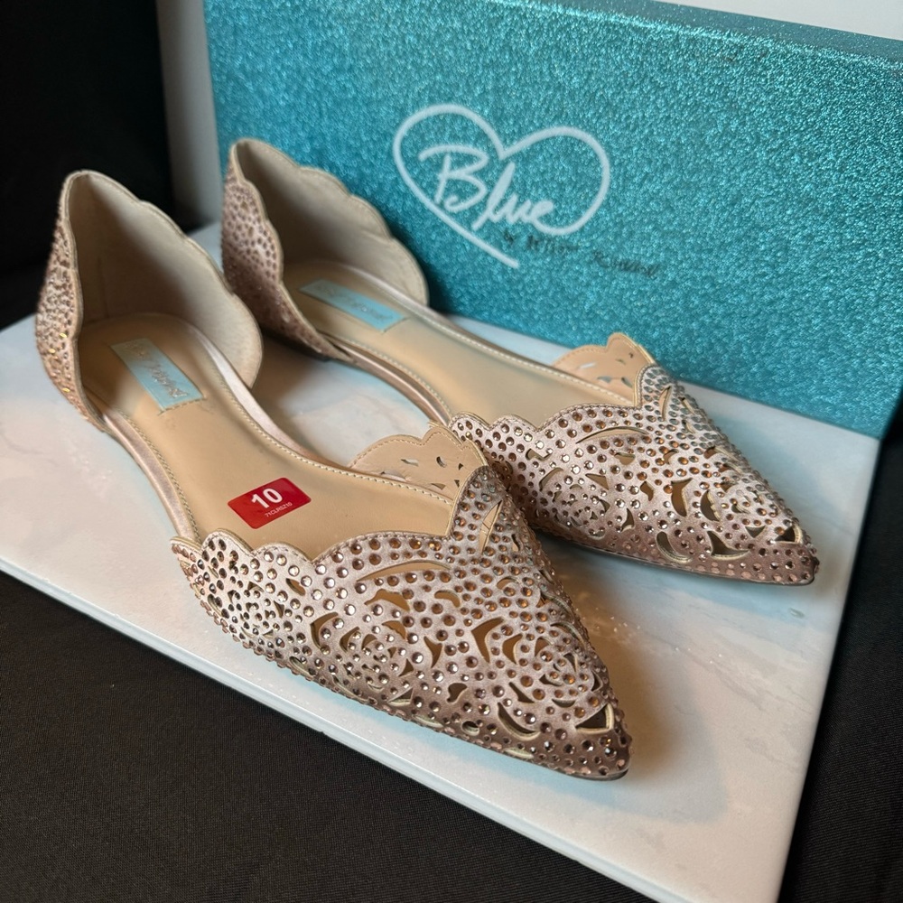 Betsy Johnson, Lucy studded flats blush cutout flats size 10